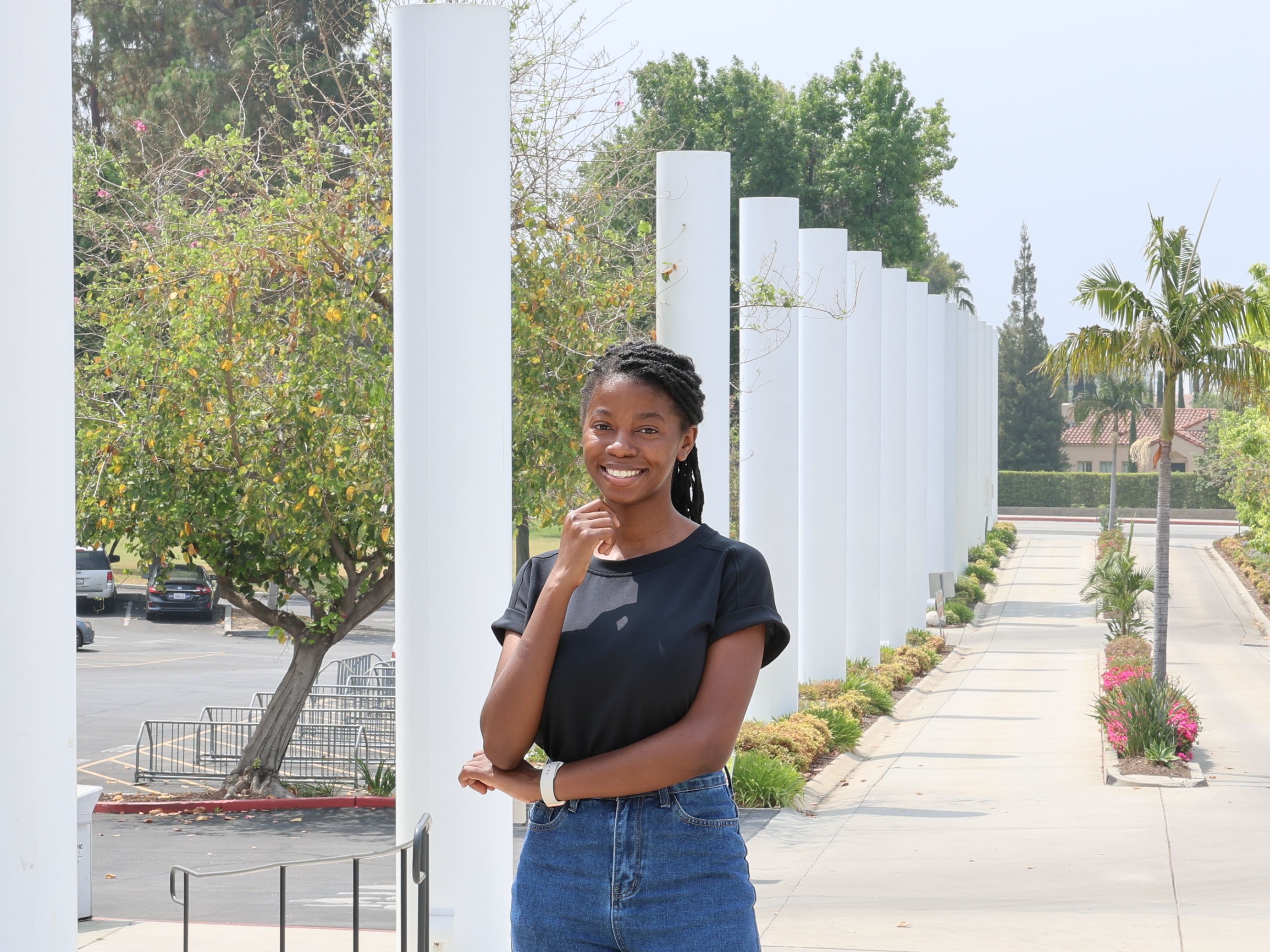 Samkele Mtongs '25 moved from Zimbabwe to America to pursue her passion of helping others through science.