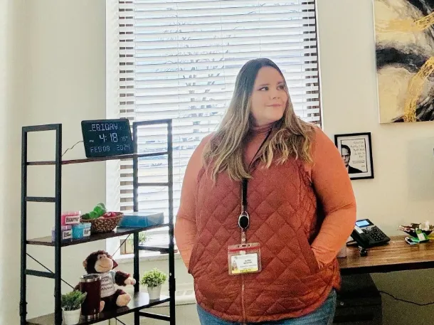 alyssa wearing orange